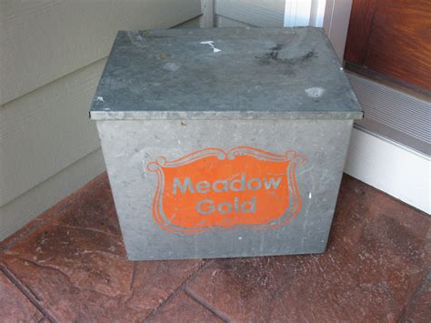 Vtg Meadow Gold Milk Porch Milk Box Galvanized metal With 5 